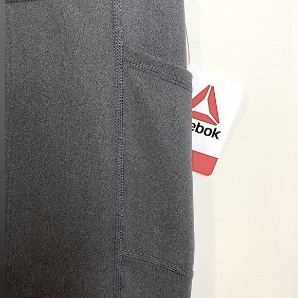NWT Reebok Graphic High Rise Capri Performance Leggings Charcoal Gray Size Small - Picture 7 of 12